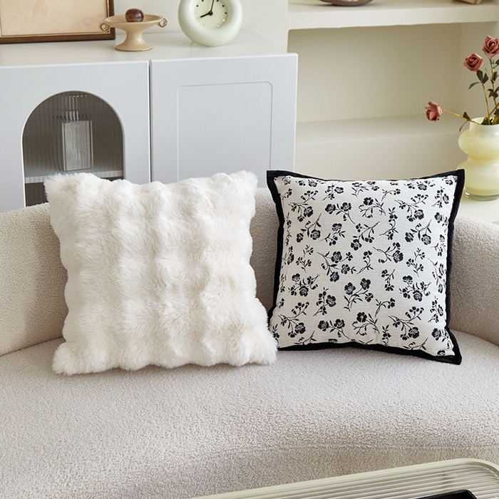 91家纺网 家纺一手货源 找家纺 乐坊 2025新款棉麻花式抱枕 组合图仅供展示