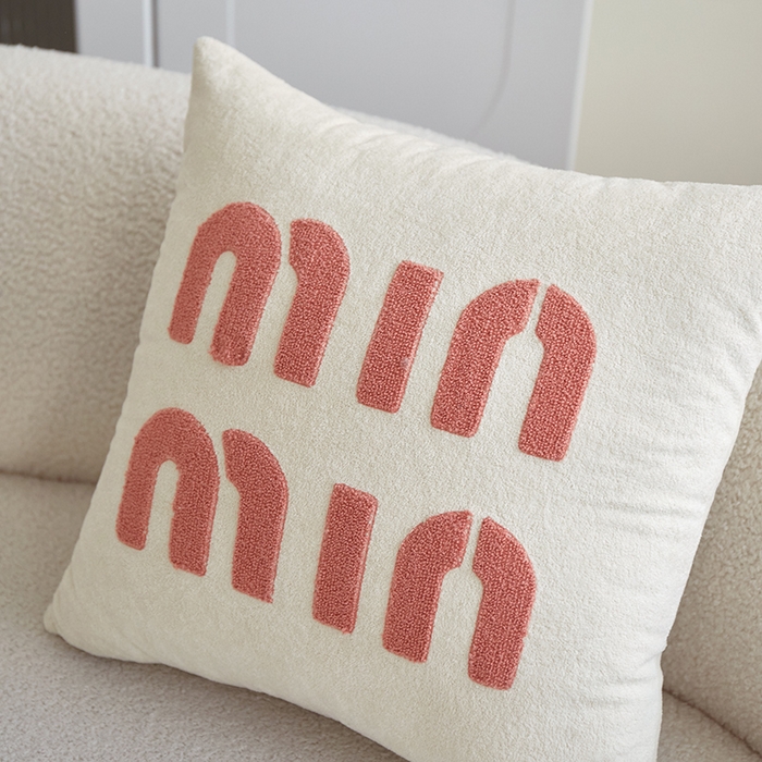 91家纺网 家纺一手货源 找家纺 乐坊 2025新款棉麻花式抱枕 min-min米