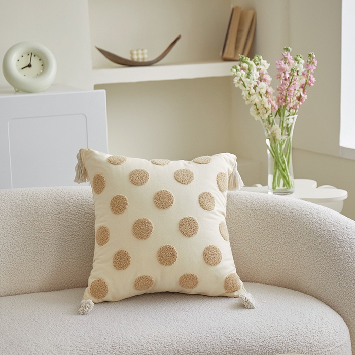 乐坊 2025新款棉麻花式抱枕 波点米