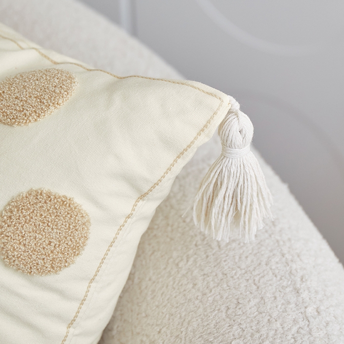 91家纺网 家纺一手货源 找家纺 乐坊 2025新款棉麻花式抱枕 波点米