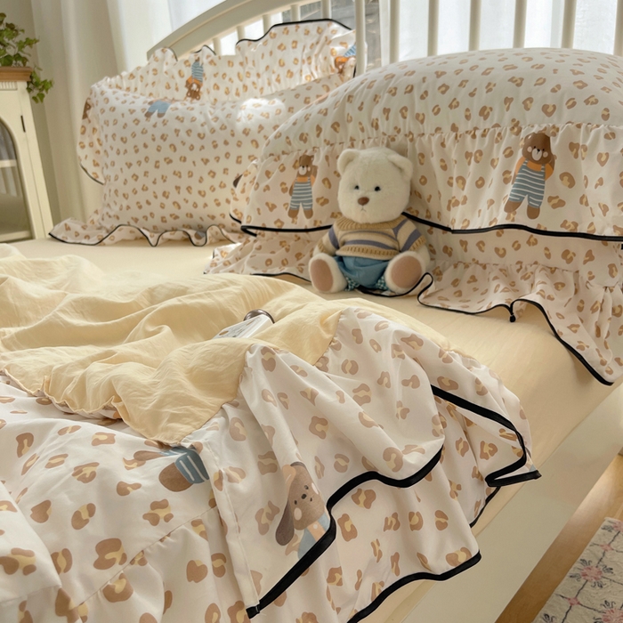 91家纺网 家纺一手货源 找家纺 顾里家纺 2025春夏新款韩系云朵棉夏被夏凉被空调被四件套 咖豹小熊