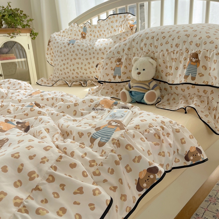 91家纺网 家纺一手货源 找家纺 顾里家纺 2025春夏新款韩系云朵棉夏被夏凉被空调被四件套 咖豹小熊