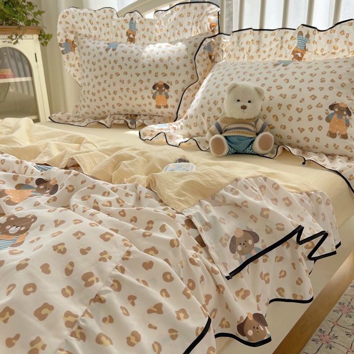 91家纺网 家纺一手货源 找家纺 顾里家纺 2025春夏新款韩系云朵棉夏被夏凉被空调被四件套 咖豹小熊