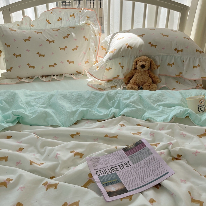 91家纺网 家纺一手货源 找家纺 顾里家纺 2025春夏新款韩系云朵棉夏被夏凉被空调被四件套 腊肠狗系粉