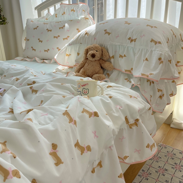 91家纺网 家纺一手货源 找家纺 顾里家纺 2025春夏新款韩系云朵棉夏被夏凉被空调被四件套 腊肠狗系粉