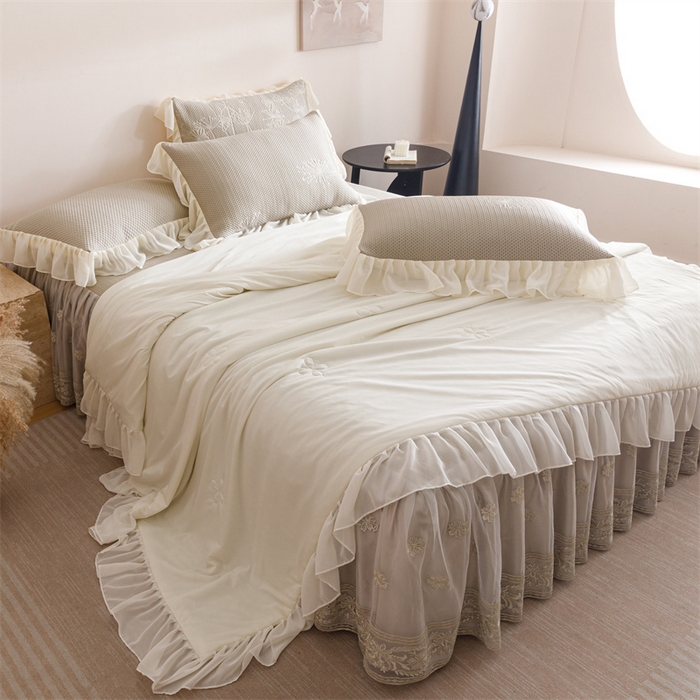 91家纺网 家纺一手货源 找家纺 好儿喜家纺 2025新款A类海洋丝凉感夏被夏凉被空调被豆豆席席子凉席床裙四件套--赫本系列 赫本-风信子香槟