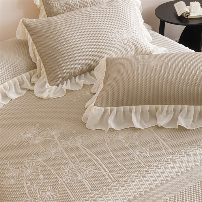 91家纺网 家纺一手货源 找家纺 好儿喜家纺 2025新款A类海洋丝凉感夏被夏凉被空调被豆豆席席子凉席床裙四件套--赫本系列 赫本-风信子香槟