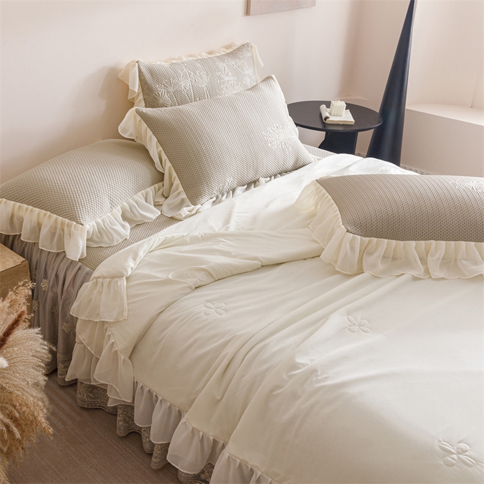 91家纺网 家纺一手货源 找家纺 好儿喜家纺 2025新款A类海洋丝凉感夏被夏凉被空调被豆豆席席子凉席床裙四件套--赫本系列 赫本-风信子香槟