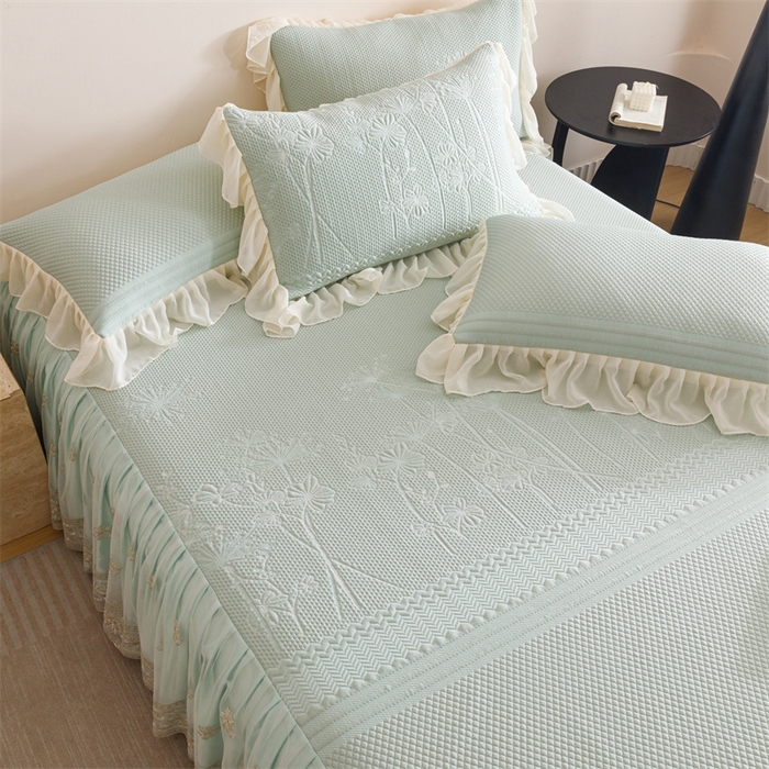 91家纺网 家纺一手货源 找家纺 好儿喜家纺 2025新款A类海洋丝凉感夏被夏凉被空调被豆豆席席子凉席床裙四件套--赫本系列 赫本-风信子浅绿