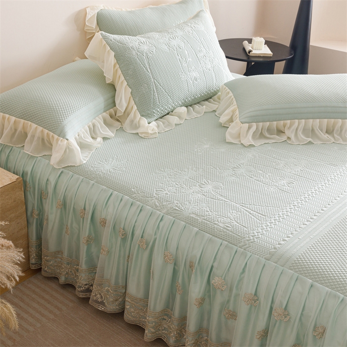 91家纺网 家纺一手货源 找家纺 好儿喜家纺 2025新款A类海洋丝凉感夏被夏凉被空调被豆豆席席子凉席床裙四件套--赫本系列 赫本-风信子浅绿