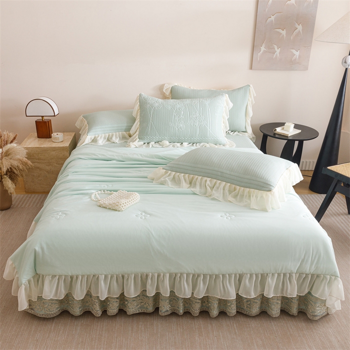 91家纺网 家纺一手货源 找家纺 好儿喜家纺 2025新款A类海洋丝凉感夏被夏凉被空调被豆豆席席子凉席床裙四件套--赫本系列 赫本-风信子浅绿