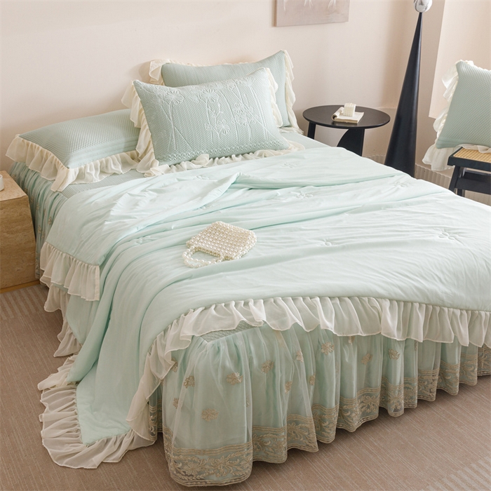 91家纺网 家纺一手货源 找家纺 好儿喜家纺 2025新款A类海洋丝凉感夏被夏凉被空调被豆豆席席子凉席床裙四件套--赫本系列 赫本-风信子浅绿