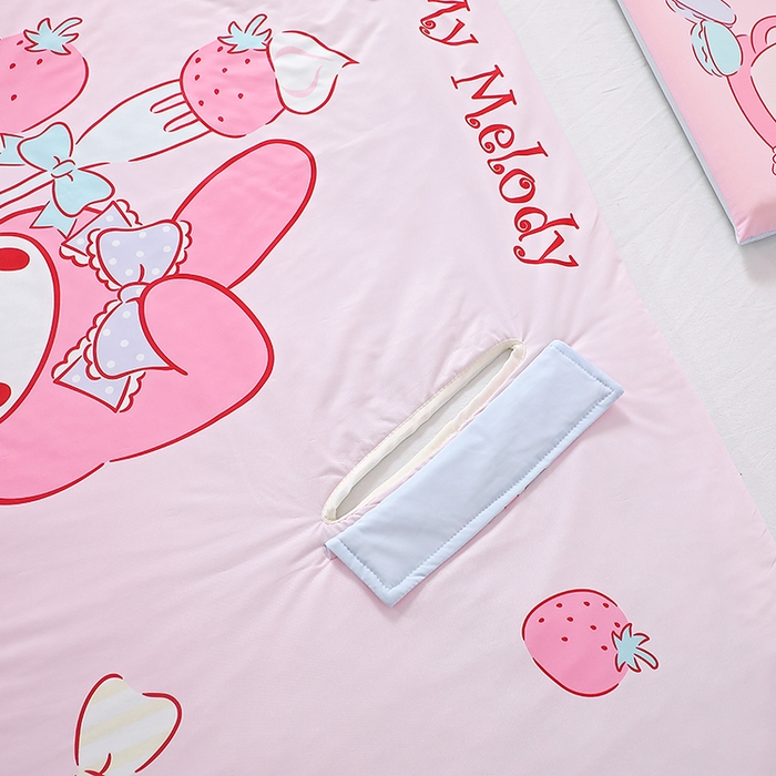 91家纺网 家纺一手货源 找家纺 八零年代 2025新款三丽鸥正版授权小凉皮蚕丝防踢被儿童空调房护肚夏被夏凉被凉感丝儿童被 小凉皮蚕丝防踢被 美乐蒂