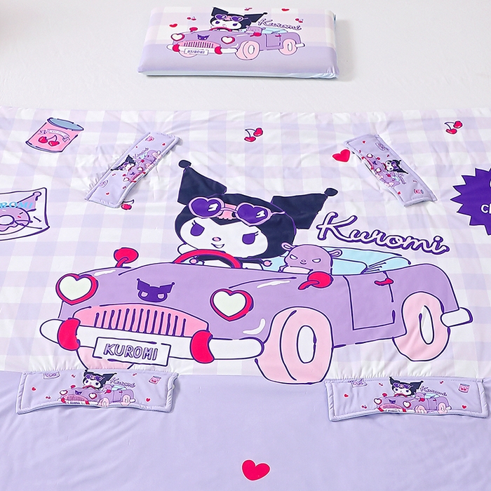 91家纺网 家纺一手货源 找家纺 八零年代 2025新款三丽鸥正版授权小凉皮蚕丝防踢被儿童空调房护肚夏被夏凉被凉感丝儿童被 小凉皮蚕丝防踢被 汽车库洛米