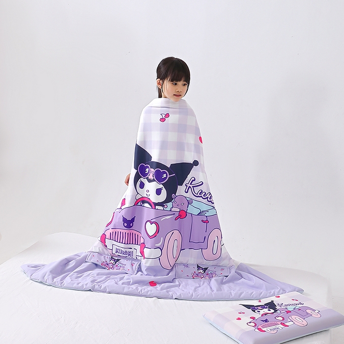 91家纺网 家纺一手货源 找家纺 八零年代 2025新款三丽鸥正版授权小凉皮蚕丝防踢被儿童空调房护肚夏被夏凉被凉感丝儿童被 小凉皮蚕丝防踢被 汽车库洛米