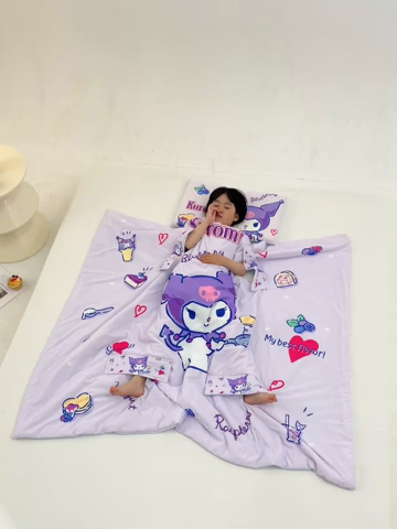 91家纺网 家纺一手货源 找家纺 八零年代 2025新款三丽鸥正版授权小凉皮蚕丝防踢被儿童空调房护肚夏被夏凉被凉感丝儿童被 小凉皮蚕丝防踢被 甜甜库洛米