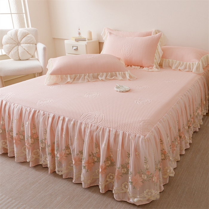 91家纺网 家纺一手货源 找家纺 （总）好儿喜家纺 2025新款A类海洋丝凉感豆豆席席子凉席床裙三件套--花香系列