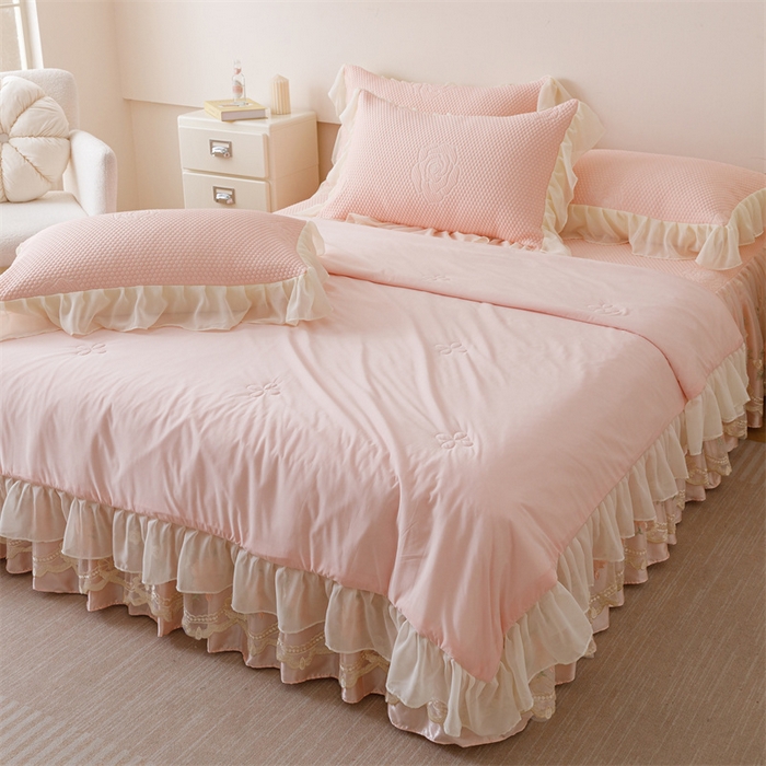 91家纺网 家纺一手货源 找家纺 （总）好儿喜家纺 2025新款A类海洋丝凉感夏被夏凉被空调被豆豆席席子凉席床裙四件套--花香系列