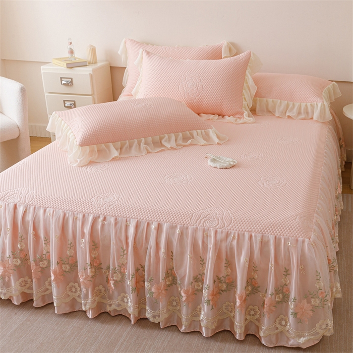 91家纺网 家纺一手货源 找家纺 好儿喜家纺 2025新款A类海洋丝凉感豆豆席席子凉席床裙三件套--花香系列 花香-浅粉