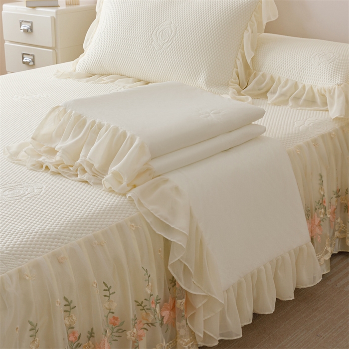 91家纺网 家纺一手货源 找家纺 好儿喜家纺 2025新款A类海洋丝凉感夏被夏凉被空调被豆豆席席子凉席床裙四件套--花香系列 花香-奶白