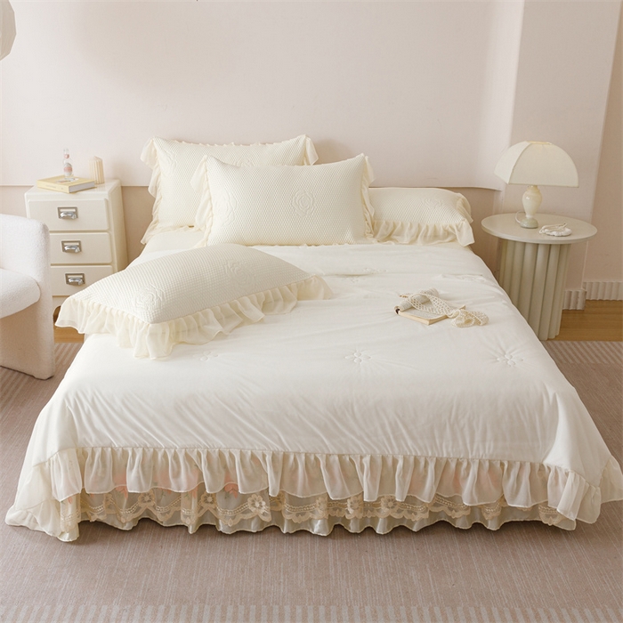 91家纺网 家纺一手货源 找家纺 好儿喜家纺 2025新款A类海洋丝凉感豆豆席席子凉席床裙三件套--花香系列 花香-奶白