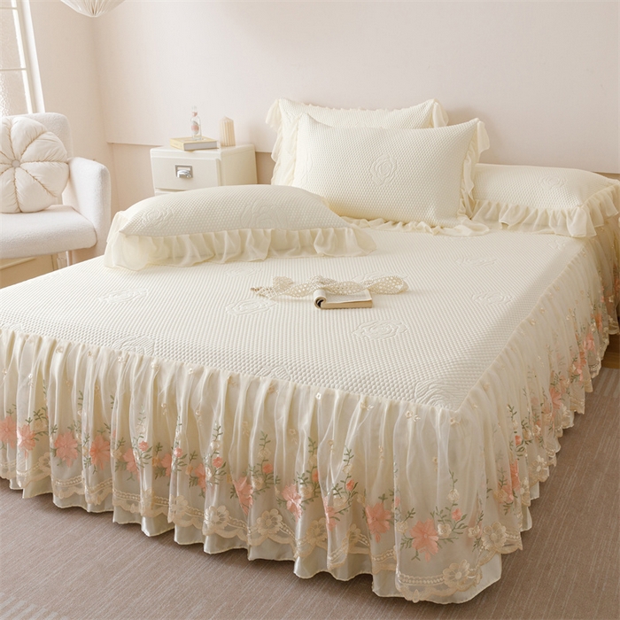 91家纺网 家纺一手货源 找家纺 好儿喜家纺 2025新款A类海洋丝凉感豆豆席席子凉席床裙三件套--花香系列 花香-奶白