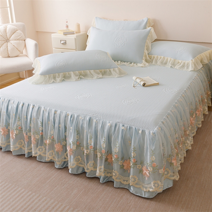 91家纺网 家纺一手货源 找家纺 好儿喜家纺 2025新款A类海洋丝凉感豆豆席席子凉席床裙三件套--花香系列 花香-浅蓝