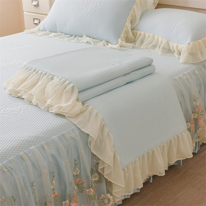 91家纺网 家纺一手货源 找家纺 好儿喜家纺 2025新款A类海洋丝凉感夏被夏凉被空调被豆豆席席子凉席床裙四件套--花香系列 花香-浅蓝