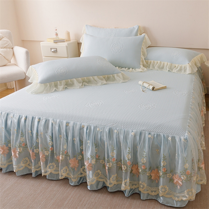 91家纺网 家纺一手货源 找家纺 好儿喜家纺 2025新款A类海洋丝凉感豆豆席席子凉席床裙三件套--花香系列 花香-浅蓝