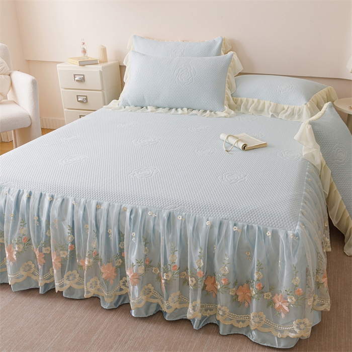 91家纺网 家纺一手货源 找家纺 好儿喜家纺 2025新款A类海洋丝凉感豆豆席席子凉席床裙三件套--花香系列 花香-浅蓝