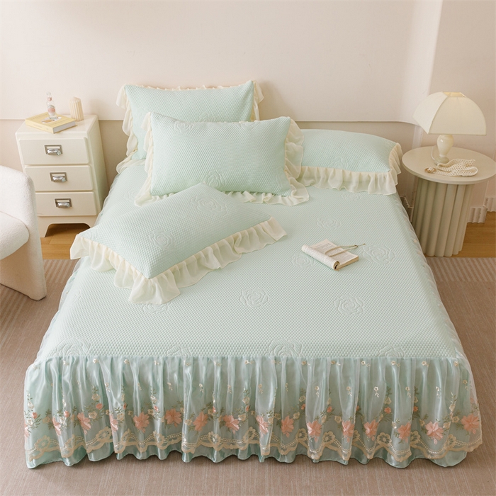 91家纺网 家纺一手货源 找家纺 好儿喜家纺 2025新款A类海洋丝凉感豆豆席席子凉席床裙三件套--花香系列 花香-浅绿