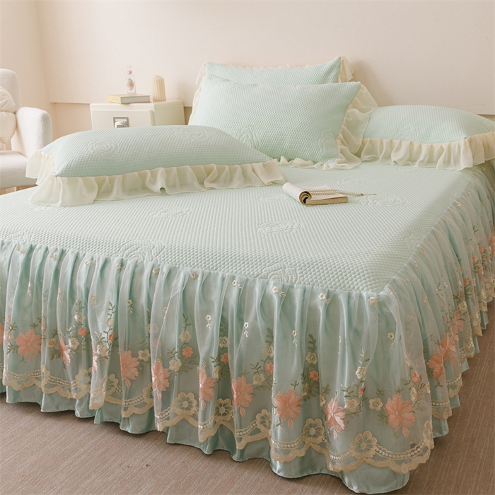 91家纺网 家纺一手货源 找家纺 好儿喜家纺 2025新款A类海洋丝凉感豆豆席席子凉席床裙三件套--花香系列 花香-浅绿