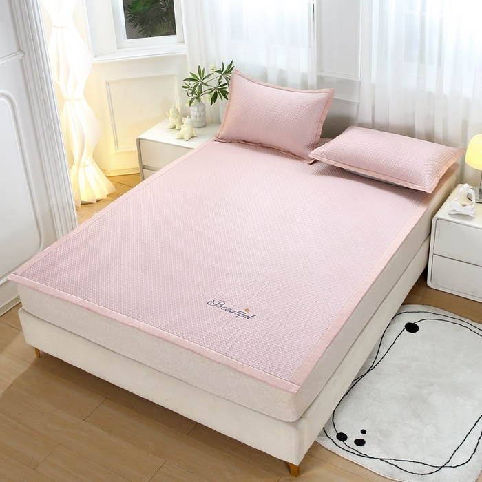 91家纺网 家纺一手货源 找家纺 青雅席业 2025新款3D凉感豆豆爱心刺绣凉席 爱心刺绣-粉