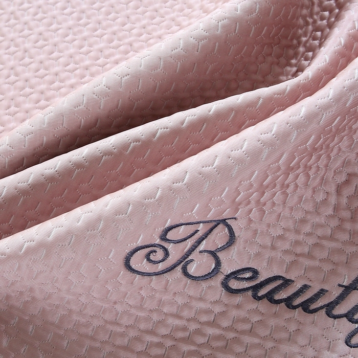 91家纺网 家纺一手货源 找家纺 青雅席业 2025新款3D凉感豆豆爱心刺绣凉席 爱心刺绣-粉