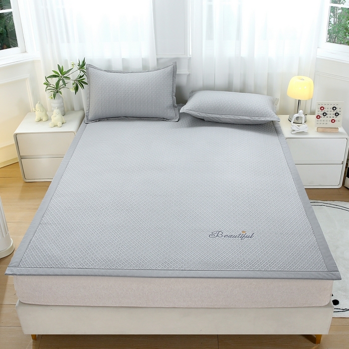 91家纺网 家纺一手货源 找家纺 青雅席业 2025新款3D凉感豆豆爱心刺绣凉席 爱心刺绣-灰