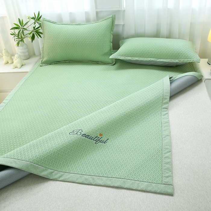 91家纺网 家纺一手货源 找家纺 青雅席业 2025新款3D凉感豆豆爱心刺绣凉席 爱心刺绣-绿