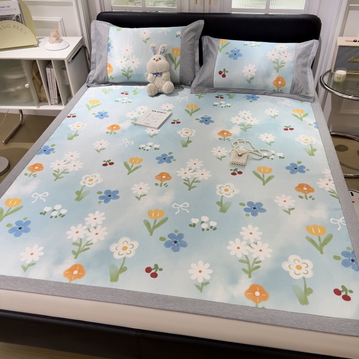 91家纺网 家纺一手货源 找家纺 水云缦 2025新款600D冰藤凉席冰丝席铺床款 铺床款-花朵