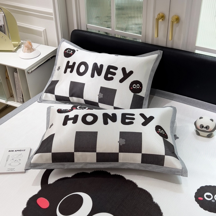 91家纺网 家纺一手货源 找家纺 水云缦 2025新款600D冰藤凉席冰丝席铺床款 铺床款-快乐煤球