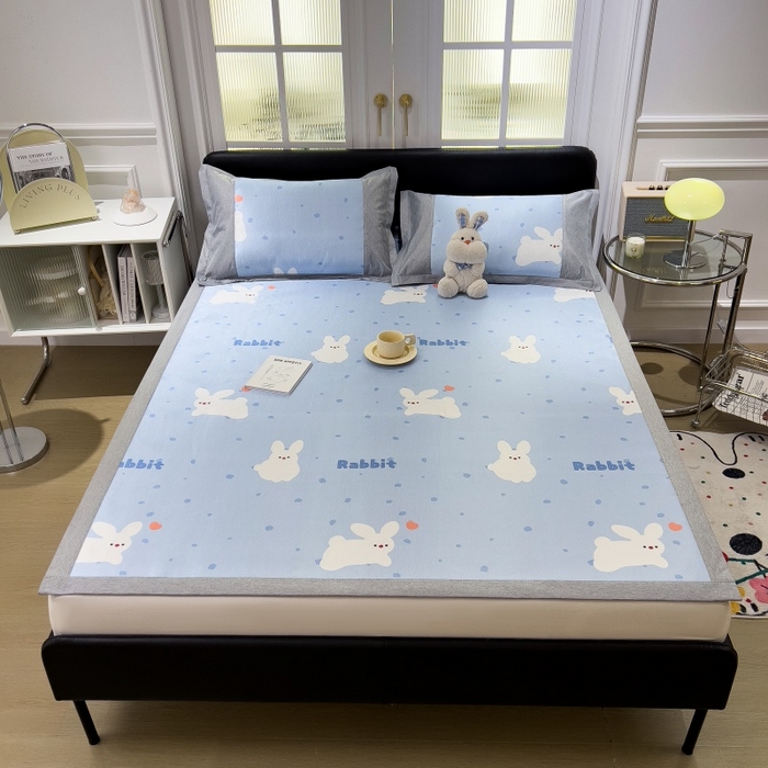 91家纺网 家纺一手货源 找家纺 水云缦 2025新款600D冰藤凉席冰丝席铺床款 铺床款-小白兔