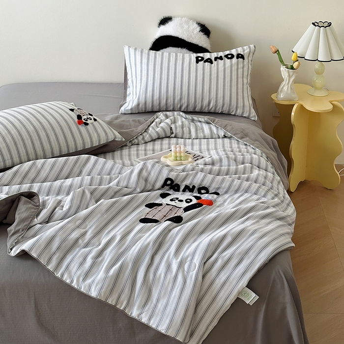 91家纺网 家纺一手货源 找家纺 怡家居 2025新款全棉双层纱毛巾绣夏被四件套 夏被-小熊猫