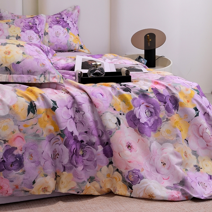 91家纺网 家纺一手货源 找家纺 典雅家纺 2025新款艾阳暖棉印花四件套 花海-薰衣紫