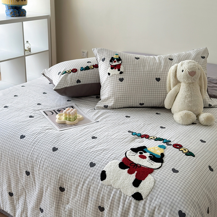 91家纺网 家纺一手货源 找家纺 怡家居 2025新款全棉双层纱毛巾绣夏被四件套 夏被-萌趣猫