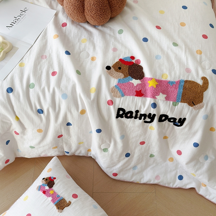 91家纺网 家纺一手货源 找家纺 怡家居 2025新款全棉双层纱毛巾绣夏被四件套 夏被-点点小淘气