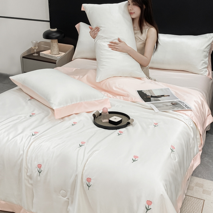 91家纺网 家纺一手货源 找家纺 （总）伊梵居 2025新款水洗冰丝刺绣夏被夏凉被空调被