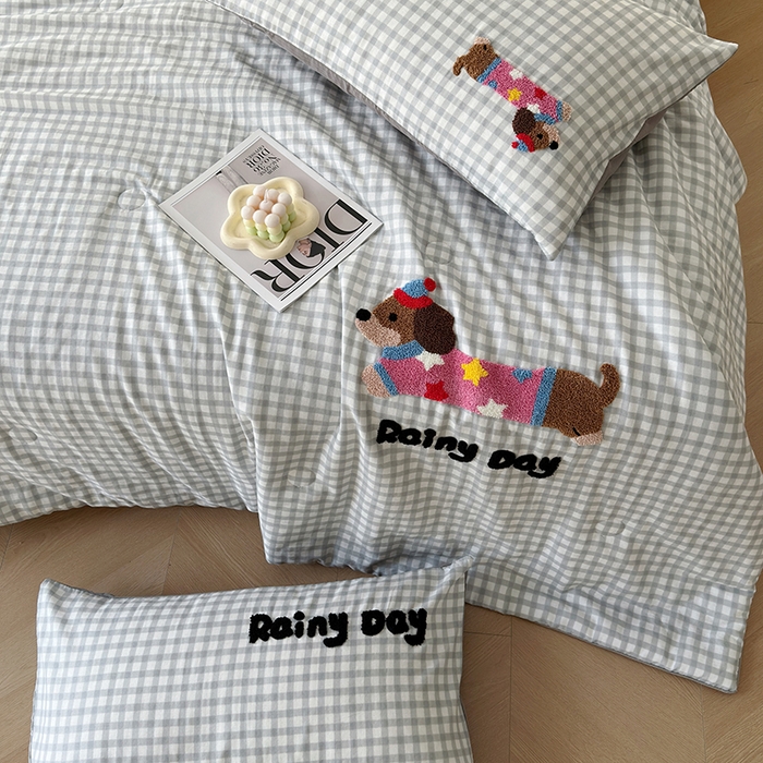 91家纺网 家纺一手货源 找家纺 怡家居 2025新款全棉双层纱毛巾绣夏被四件套 夏被-灰格小淘气