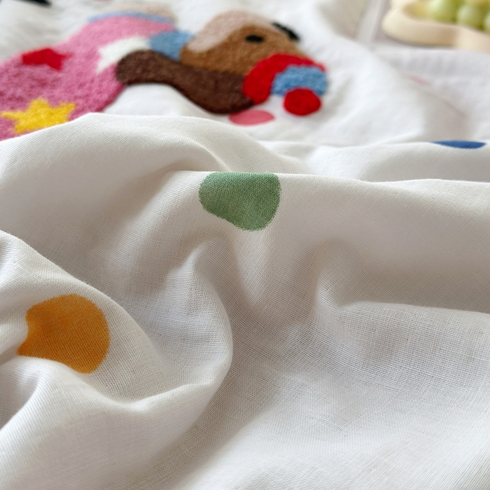 91家纺网 家纺一手货源 找家纺 怡家居 2025新款全棉双层纱毛巾绣夏被四件套 夏被-点点小淘气