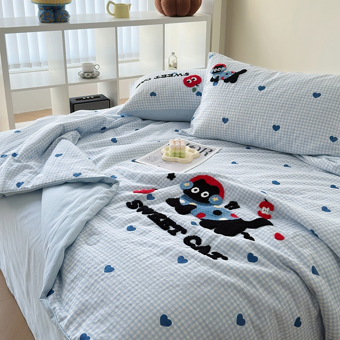 91家纺网 家纺一手货源 找家纺 怡家居 2025新款全棉双层纱毛巾绣夏被四件套 夏被-耳机猫