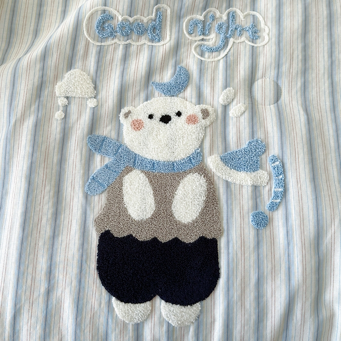 91家纺网 家纺一手货源 找家纺 怡家居 2025新款全棉双层纱毛巾绣夏被四件套 夏被-晚安熊