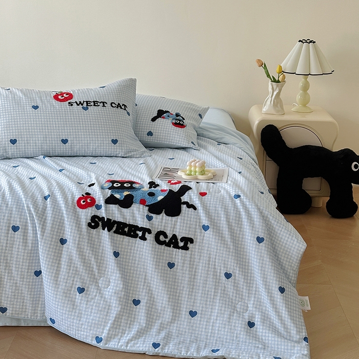 91家纺网 家纺一手货源 找家纺 怡家居 2025新款全棉双层纱毛巾绣夏被四件套 夏被-耳机猫