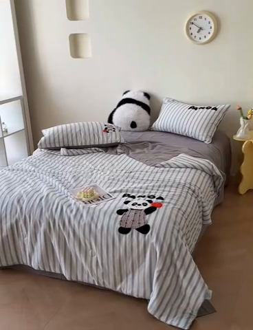 91家纺网 家纺一手货源 找家纺 怡家居 2025新款全棉双层纱毛巾绣夏被四件套 夏被-小熊猫